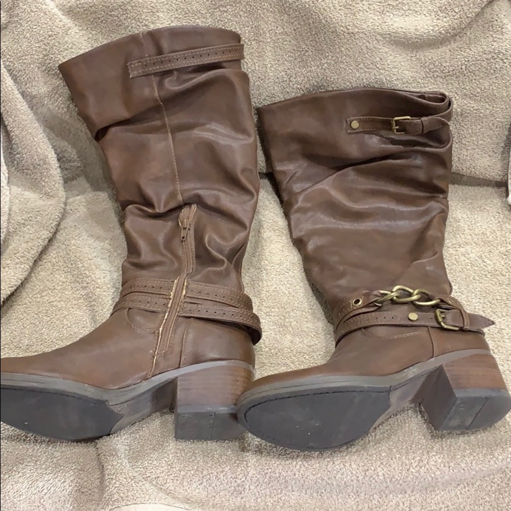 Carlos Santana boots